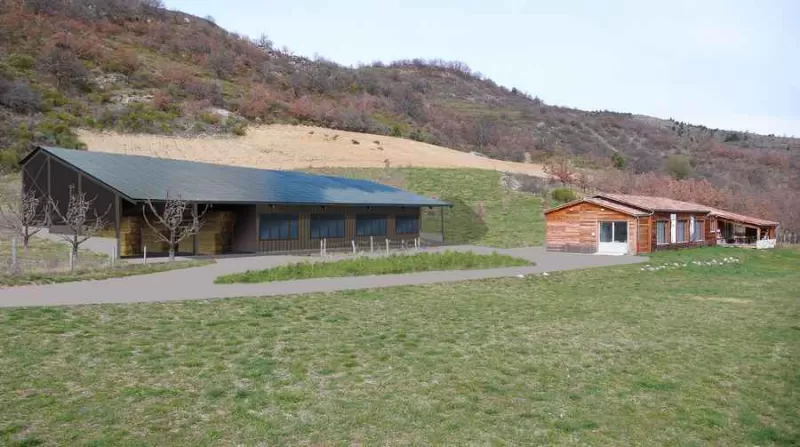 HANGAR PHOTOVOLTAIQUE, à St Martin 04, Laragne-Montéglin, Vanessa PINHEIRO