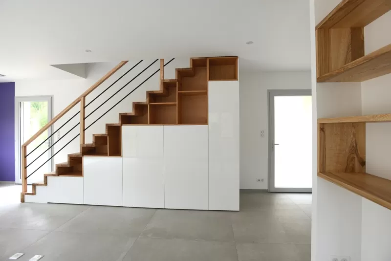 Escalier en bois avec rangement sous escalier, Vanessa PINHEIRO, architecte