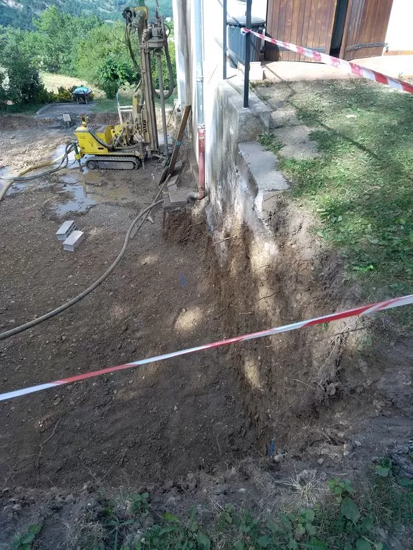 MISE EN PLACE DE FONDATIONS EN MICRO-PIEUX