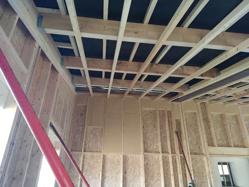 ISOLATION LAINE DE BOIS ENTRE MONTANTS