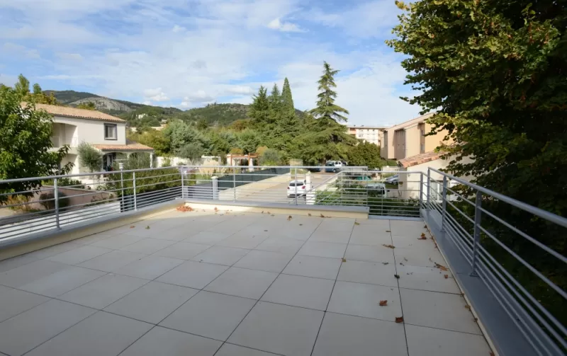 travaux d'architecture, création d'une toiture terrasse à Digne les Bain, 04000, Vanessa Pinheiro architecte DPLG