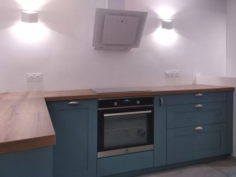 cuisine aménagée à Mison village 04,  Vanessa PINHEIRO, architecte d'intérieur