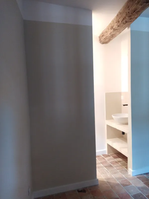 Salle de douche privative, meuble vasque en pierre. Digne les Bains 04,  Vanessa PINHEIRO