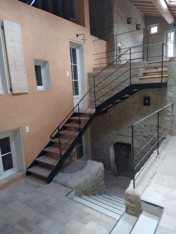 Gérer la circulation entre les niveaux. Rénovation de maison ancienne, Mison 04, Vanessa PINHEIRO